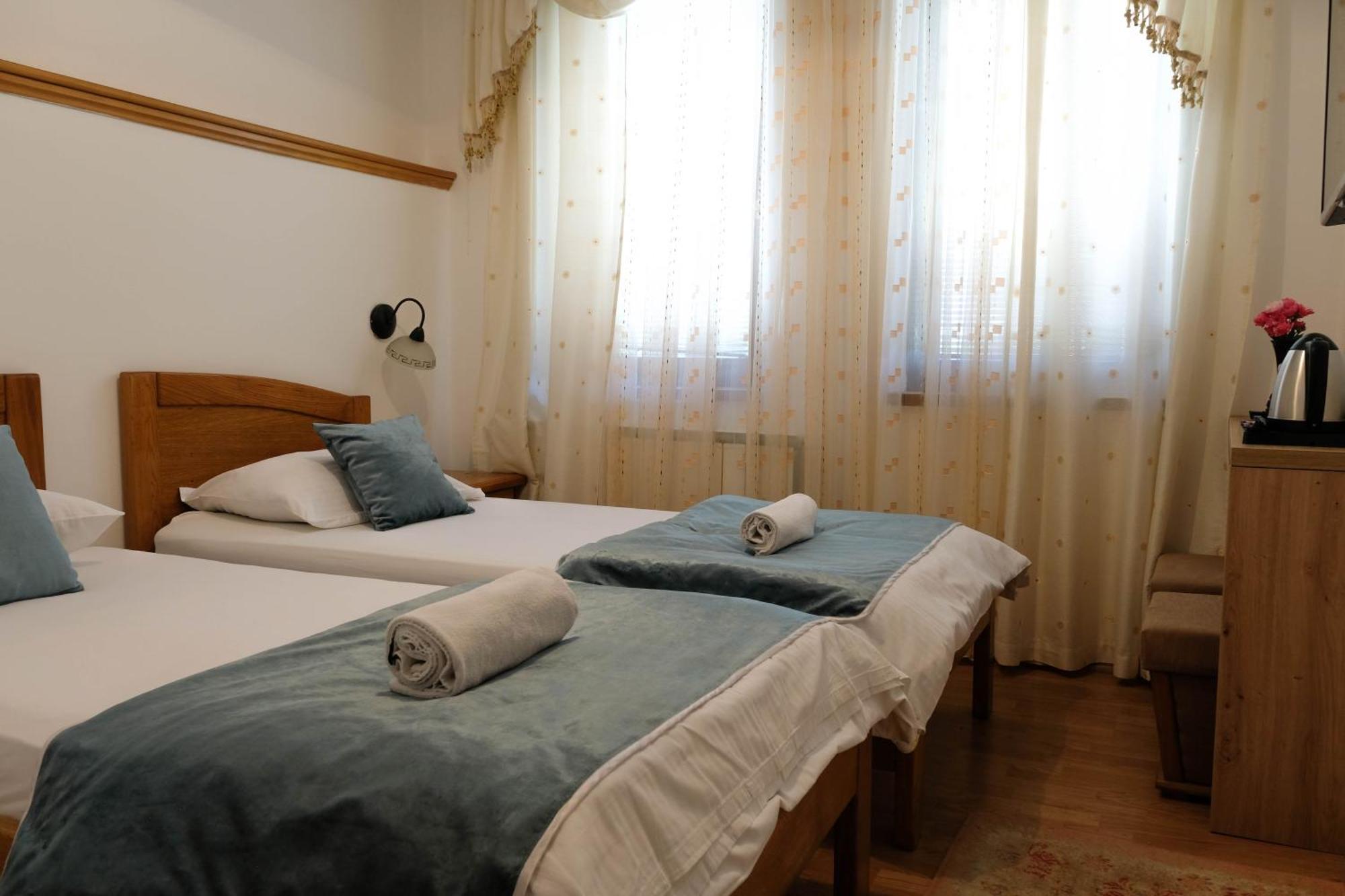 Bed And Breakfast Vijecnica Sarajevo Exterior foto