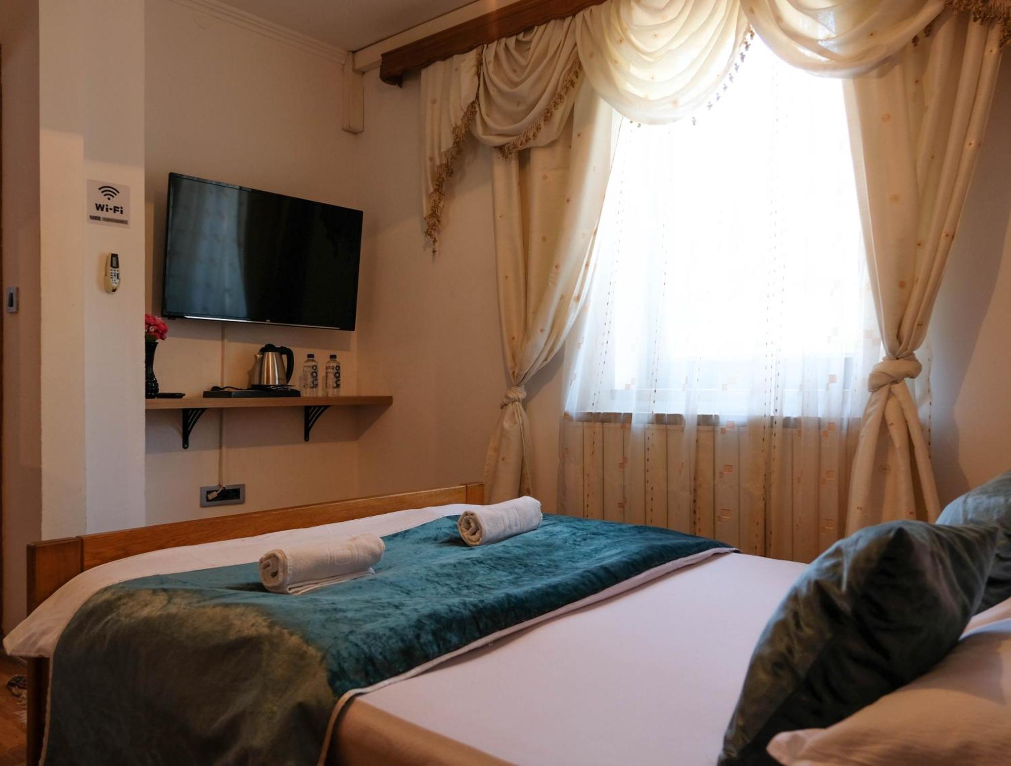 Bed And Breakfast Vijecnica Sarajevo Exterior foto